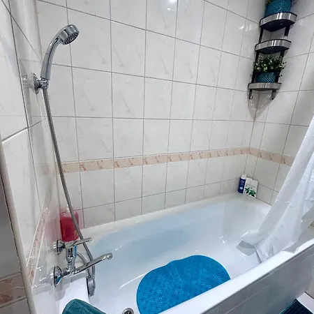 Stella's Airport - Near Airport And Bus Station - Near Tram, Bus And Train Stops - Free Wifi, Parking And Netflix - Bath - New Renovation Tallinn