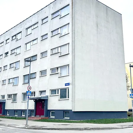 Stella's Airport - Near Airport And Bus Station - Near Tram, Bus And Train Stops - Free Wifi, Parking And Netflix - Bath - New Renovation * Tallinn