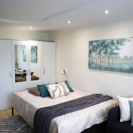 Lejlighed Stella's Airport - Near Airport And Bus Station - Near Tram, Bus And Train Stops - Free Wifi, Parking And Netflix - Bath - New Renovation Tallinn